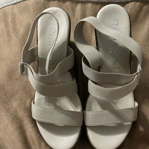 ITALIAN SHOEMAKERS TAN WEDGE SANDALS SIZE 9.5
